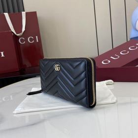Этот кошелек GG Marmont с цепочкой-рем