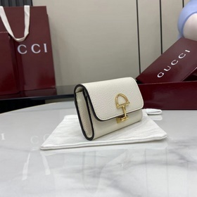 Gucci продолжает развивать свое богато