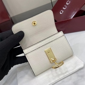 Gucci продолжает развивать свое богато