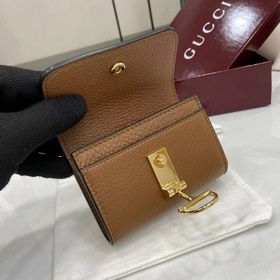 Gucci продолжает развивать свое богато