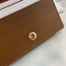 Этот мини-кошелек GG Marmont изготовле