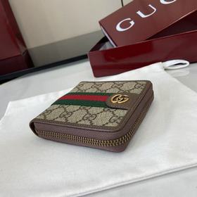 Коллекция Ophidia представляет собой я