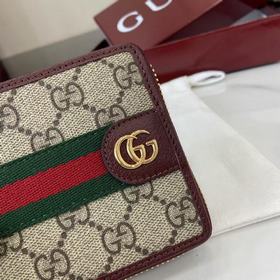 Коллекция Ophidia представляет собой я