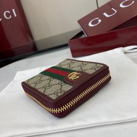 Коллекция Ophidia представляет собой я