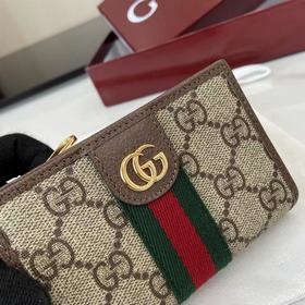 Коллекция Ophidia представляет собой я