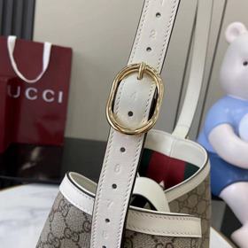 Коллекция Padlock представляет ряд сти