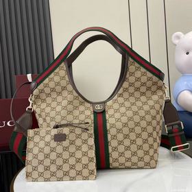 Коллекция Gucci Giglio дебютировала на