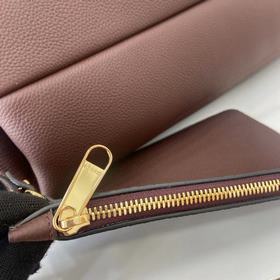 Новая сумка через плечо Gucci Softbit