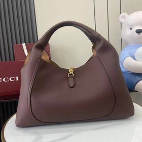 Новая сумка через плечо Gucci Softbit 