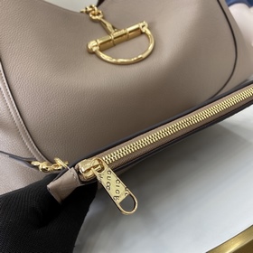 Новая сумка через плечо Gucci Softbit
