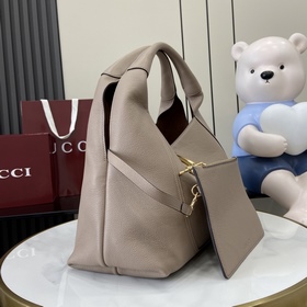 Новая сумка через плечо Gucci Softbit