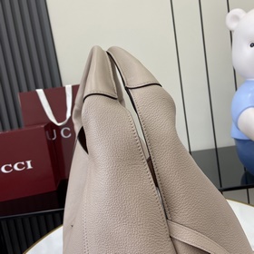 Новая сумка через плечо Gucci Softbit 