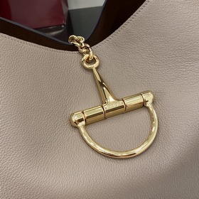 Новая сумка через плечо Gucci Softbit 