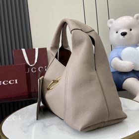 Новая сумка через плечо Gucci Softbit 