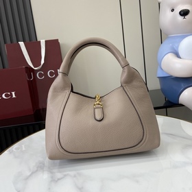 Новая сумка через плечо Gucci Softbit