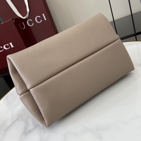 Новая сумка через плечо Gucci Softbit 