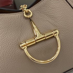 Новая сумка через плечо Gucci Softbit 