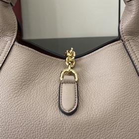 Новая сумка через плечо Gucci Softbit 