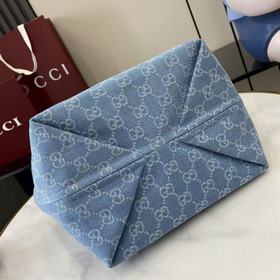 Коллекция Gucci Totissima сочетает в с