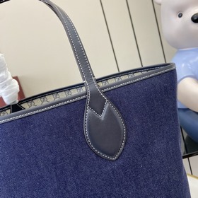 Коллекция Gucci Totissima сочетает в с