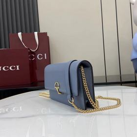 Эта сумка через плечо Gucci Softbit ма