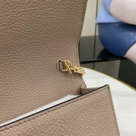 В этой сумке через плечо Gucci Softbit