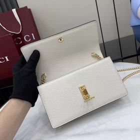 Эта сумка через плечо Gucci Softbit ма