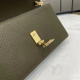 В этой сумке через плечо Gucci Softbit