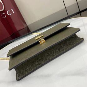 В этой сумке через плечо Gucci Softbit