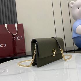 В этой сумке через плечо Gucci Softbit
