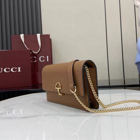 Эта сумка через плечо Gucci Softbit ма