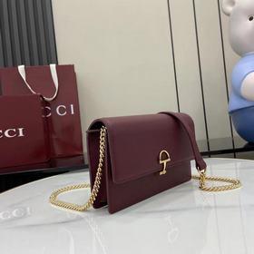 Эта сумка через плечо Gucci Softbit ма