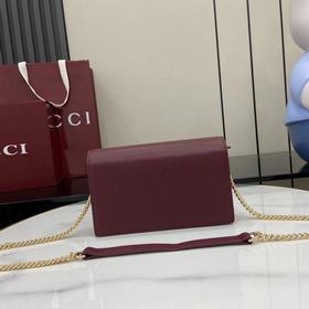 Эта сумка через плечо Gucci Softbit ма