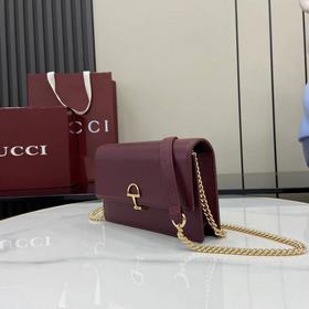Эта сумка через плечо Gucci Softbit ма