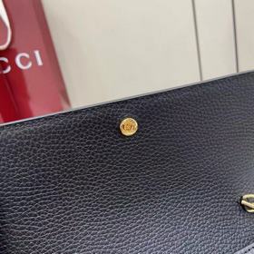 Эта сумка через плечо Gucci Softbit ма