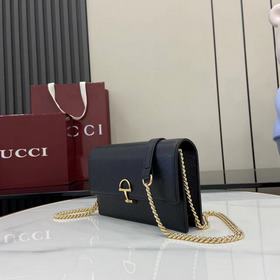 Эта сумка через плечо Gucci Softbit ма
