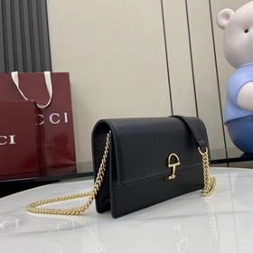 Эта сумка через плечо Gucci Softbit ма