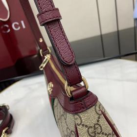 Коллекция Ophidia представляет собой в
