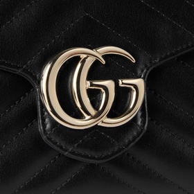 Этот кошелек GG Marmont с цепочкой-рем