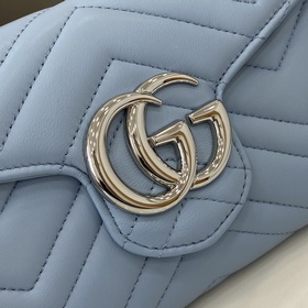 Этот кошелек GG Marmont с цепочкой изг