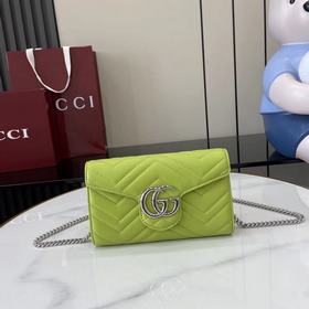Этот кошелек GG Marmont с цепочкой изг