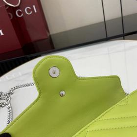Этот кошелек GG Marmont с цепочкой изг