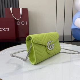 Этот кошелек GG Marmont с цепочкой изг