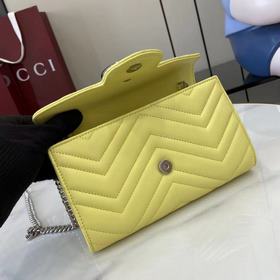 Этот кошелек GG Marmont с цепочкой изг