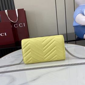 Этот кошелек GG Marmont с цепочкой изг