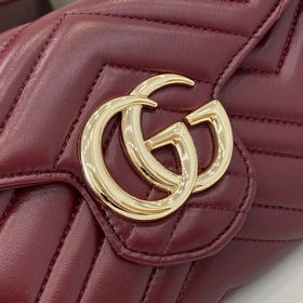 Этот кошелек GG Marmont с цепочкой-рем