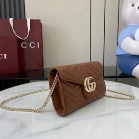 Этот кошелек GG Marmont с цепочкой изг