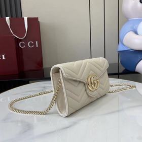 Этот кошелек GG Marmont с цепочкой изг