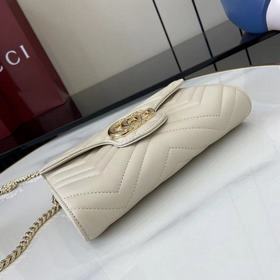 Этот кошелек GG Marmont с цепочкой изг