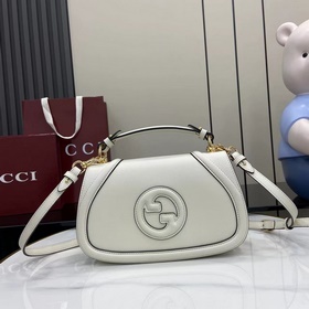 Сумка из коллекции Gucci Blondie украш